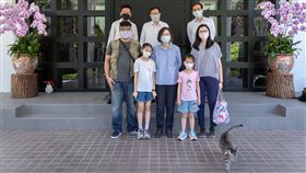 張惇涵說，還記得，當他跟蔡英文總統報告要與盈希妹妹一家人見面這個行程的時候，總統說，政治工作就是盡全力實現人民的期望，鼓勵讓勇敢奮鬥的人更勇敢。所以一口答應了。（圖／翻攝自張惇涵臉書）