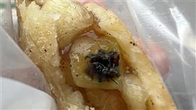  蘋果派,異物,麥當勞,蟲屍,蘋果蒂頭,蒼蠅(翻攝自 爆料公社)