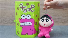 愛金卡公司再次瞄準卡迷們的荷包，與知名動漫作品合作推出「蠟筆小新變裝icash2.0」，以及回甘就像現泡的「茶裏王日式無糖綠茶icash2.0」，讓人直呼不買不行！（圖／品牌業者提供）