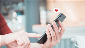 根據調查，邀約過程中若問出「妳想去哪裡」，會讓半數以上女生超滅火，甚至聽到「都可以」，也會讓人瞬間失去熱情約不下去。（圖／iPair提供）