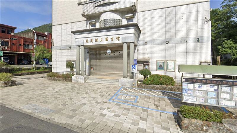 誰亂丟！人行道旁撿到1公投票　警追查中