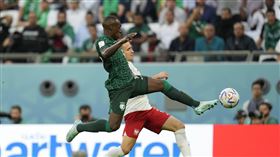 ▲沙烏地阿拉伯26日上半場結束前12碼罰球失利，隨後補射再被守下，最終以0：2落敗。（圖／美聯社／達志影像）