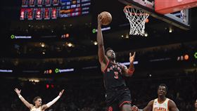 ▲暴龍阿努諾比（OG Anunoby）第四節拿12分，助球隊力退獨行俠。（圖／美聯社／達志影像）