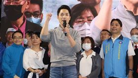▲蔣萬安宣布勝選，支持者喊市長好。（圖／記者邱榮吉攝影）