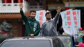 民進黨載台南市南關線提名郭鴻儀、鄭佳欣、陳皇宇三席，開票結果全都順利當選。（圖／翻攝自臉書）

