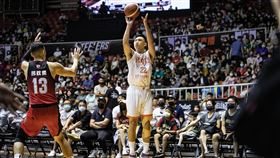 黃泓瀚成為PLG聯盟史上首位締造大三元的本土球員。（圖／PLG聯盟提供）