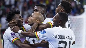 ▲俄羅斯世界盃被禁賽，球迷改挺兄弟之邦塞爾維亞。（圖／美聯社／達志影像）