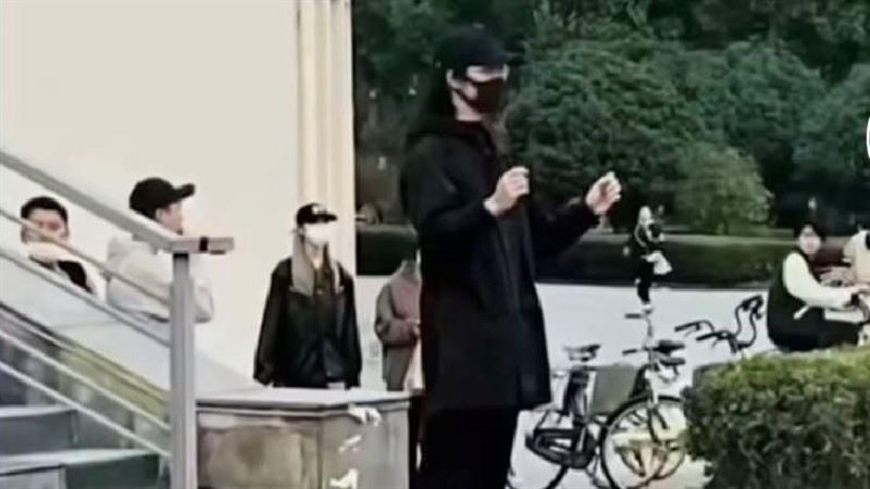 白紙革命！女孩選擇的抗議方式　網友哭了