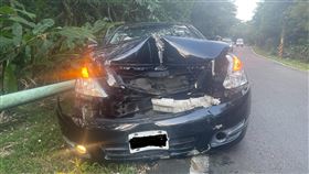 新北石門乾華里長甫當選連任  意外自撞身亡甫當選連任的新北市石門區乾華里長曾清松，29日下午開車行經北21鄉道4公里處時，不明原因自撞路旁電線桿，傷重送醫不治。（翻攝畫面）中央社記者王鴻國傳真  111年11月29日