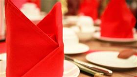 情侶只想登記結婚，但父母卻執意要他們辦婚禮。（示意圖／pixabay）
