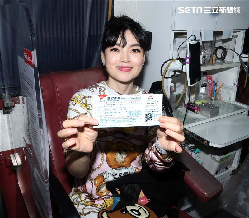 洪榮宏、談詩玲捐血做公益。（記者邱榮吉/攝影）