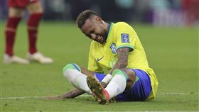 ▲內馬爾（Neymar）傷勢未癒，巴西對喀麥隆之戰仍無法上場。（圖／美聯社／達志影像）
