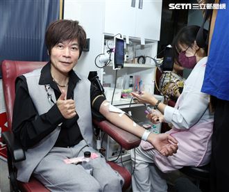 洪榮宏、談詩玲捐血做公益。（記者邱榮吉/攝影）