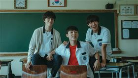 朴志訓 崔顯旭 洪慶《弱美男英雄Class 1》。（圖／愛奇藝國際站提供）