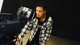 圤智雨宣告退出AV圈從AV導演引退。（圖／翻攝自圤智雨臉書）