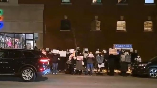 白紙革命燒到美國　民眾譏諷：出來做核酸