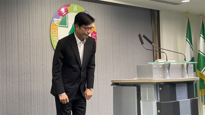 陳其邁表明不選黨主席！深深一鞠躬謝選民