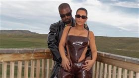 「俏臀金」金卡達夏（Kim Kardashian）和「肯爺」肯伊威斯特（Kanye West）。（圖／翻攝自kimkardashian IG）