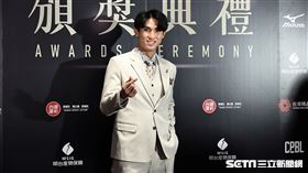 ▲2022中華職棒頒獎典禮，中信兄弟外野手陳文杰拿下金手套獎。（圖／記者劉彥池攝影）