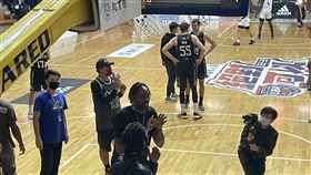 巨星魔獸霍華德及隊員於今晚前往輔仁大學觀看UBA。（圖／記者吳康瑋攝）