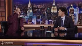 威爾史密斯登上「今日秀」暢談奧斯卡典禮掌摑事件，說到激動處一度落淚。（圖／翻攝自YouTube）