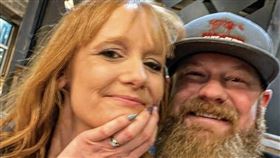 男歌手,美國,悲痛,愛妻,傑克弗林,經紀人 ig
https://www.instagram.com/p/CYzG57zFHtv/