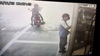 為母最壞身教　台南婦揹嬰屢加霸王油