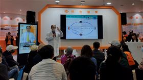 長庚醫院共規劃4大主題區，以靜態海報展示及動態體驗等多樣化方式呈現外，亦辦理醫師講座。（圖／長庚醫院提供）