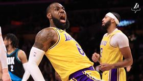 詹姆斯此役轟進6顆三分球繳出31分。（圖／翻攝自湖人隊推特）