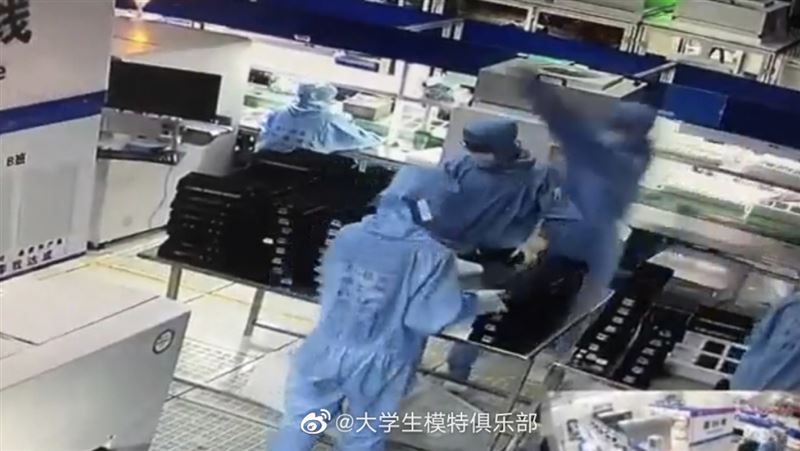 員工遭勒頸同事看一眼繼續工作　冷血片曝