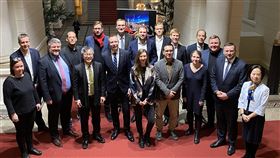 柏林議會成立友台小組德國首都柏林的議會1日成立友台小組，共有跨黨派16名議員加入。（駐德國代表處提供）中央社記者林育立柏林傳真 111年12月2日