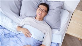 好棉被助好眠！石墨烯結合舒曼波身心平靜不再輾轉難眠（業配勿用）