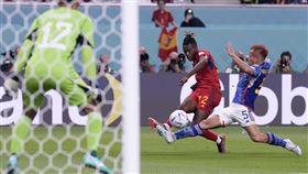 ▲日本以分組第一晉級16強，後衛長友佑都表示「我們向世界展示了日本人的膽識。」（圖／美聯社／達志影像）