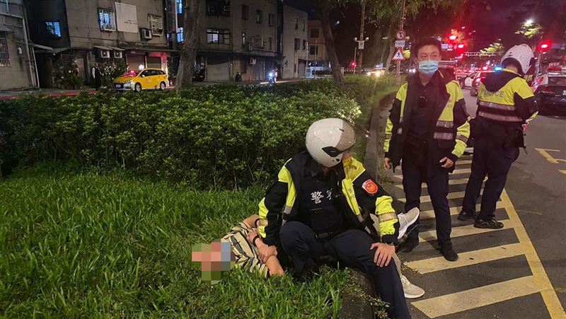 警開3槍逼停！男無違禁品撞臨檢站原因曝