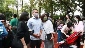 1203吳怡農參加民權國小校慶（圖／吳怡農辦公室提供）