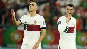 ▲葡萄牙球星C羅（Cristiano Ronaldo）（右）換下場時，與一名韓國球員發生口角，對方批評他沒有趕快退場。（圖／美聯社／達志影像）