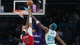 ▲加福德（Daniel Gafford）錯失絕殺補籃，巫師1分不敵黃蜂。（圖／路透社／達志影像）