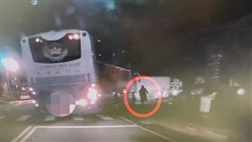 車禍,中壢區,輾壓,遊覽車,轎車,女童,傷重不治