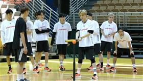 原子（圖／翻攝自原子少年YouTube）