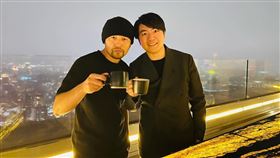 周杰倫在台北家中同框郎朗。（圖／翻攝自周杰倫 IG）