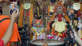 廣澤尊王、妙應仙妃大婚  眾人見證