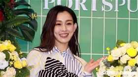 范瑋琪神清氣爽出席服飾活動，不受學歷事件風波影響。（記者邱榮吉/攝影）