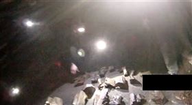 山老鼠盜伐，新竹縣尖石鄉水田林道，機車載運，47公斤肖楠木 (圖／翻攝畫面)