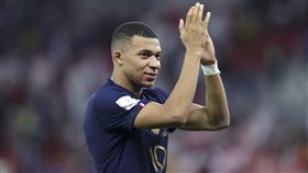 ▲姆巴佩（Kylian Mbappe）終於在這次世界盃首度接受採訪，並稱先前未受訪只是為了專心比賽。（圖／美聯社／達志影像）