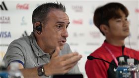 ▲韓國世足16強將對上巴西，總教練班托（Paulo Bento）（左）表示他們並沒有被嚇垮。（圖／美聯社／達志影像）