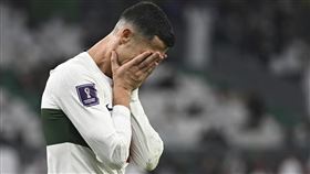 ▲根據葡萄牙民調顯示，有7成的人認為C羅（Cristiano Ronaldo）不該在16強賽先發。（圖／美聯社／達志影像）