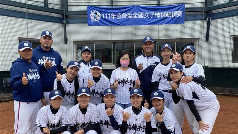 接棒未來女棒再創佳績  勇奪三座總冠軍