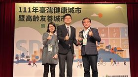 台中市政府水利局以「公私協力更有力˙永續發展東大溪」勇奪「健康城市-綠色城市獎」殊榮(圖/台中市政府)