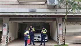 ▲基隆警方執行清樓專案，一陳姓男子在汽車旅館內為躲避警方查緝，窗戶逃脫卻墜樓不治。（圖／翻攝畫面）