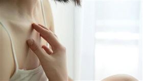 少女為了和男友同住，竟扯遭哥哥性侵。（示意圖／pixabay）